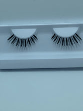 Load image into Gallery viewer, False Lashes